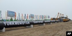 Türkmenistan - Owganystan - Pakistan - Hindistan gaz geçirijisiniň gurluşygynyň owgan bölegine badalga berilýär.
