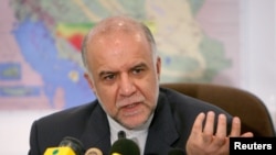 بیژن زنگنه سال‌ها به عنوان وزیر نیرو و وزیر نفت در کابینه‌های اکبر هاشمی رفسنجانی و محمد خاتمی حضور داشته است.