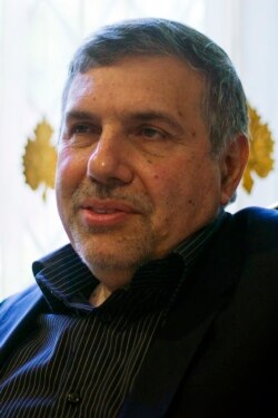 محمد توفیق علاوی، نخست وزیر جدید عراق وعده بهبود اقتصاد کشور و مبارزه با فساد را داده است