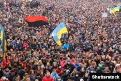 Мітинг проти агресії Росії і за європейську інтеграцію України. Івано-Франківськ, 25 лютого 2014 року