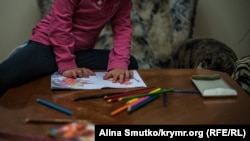 Safiye resimni çızıp bitirdi