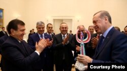 Шавкат Мирзияев во время встречи с Реджепом Тайипом Эрдоганом в Самарканде; фото: tccb.gov.tr.