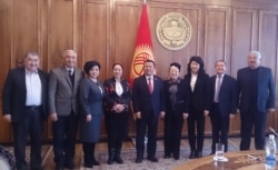 Кыргызстандын Жогорку Кеңешинин Төрагасы Ч. Турсунбеков КТРКнын Байкоочу кеңешинин мүчөлөрүн кабыл алды. 24.1.2017.