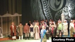 "Зәңгәр шәл" спектакле