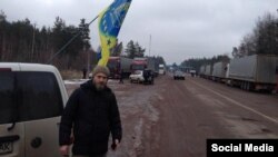 У Житомирській області активісти блокують проїзд вантажівок із російськими номерами, 13 лютого 2016 року