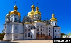 Успенський собор Києво-Печерської лаври відбудований за незалежної України за будівельними «рецептами» стародавніх часів і відкритий в 2000 році