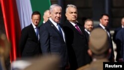 Премиерите на Унгария Виктор Орбан (вдясно) и на Израел Бенямин Нетаняху по време на посещението на Нетаняху в Будапеща, 3 април 2025 г.