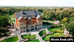 Резиденція «Межигір’я» з 2014 року перебуває під опікою активістів