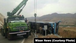 مینی‌بوس واژگون شده حامل گردشگران آلمانی.