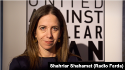 معاون وزارت خزانه‌داری آمریکا می‌گوید به رغم تحریم بانک مرکزی ایران مکانیزم‌های دیگری برای دریافت کمک‌های بشردوستانه، دارو و غذا وجود دارند و «ما به شدت از تسهیل در این روند حمایت می‌کنیم».