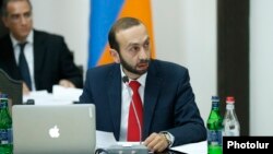 Արարատ Միրզոյան, արխիվ