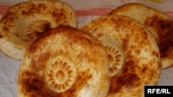 Ун қимматлаган сайин¸ тандир ноннинг ҳажми кичрайиб¸нархи катталашмоқда.