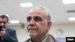 پرویز کاظمی، رئیس سابق هیأت مدیره بانک سرمایه و وزیر سابق رفاه در دولت اول احمدی‌نژاد