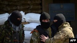 شبه نظامیان طرفدار روسیه در اسلاویانسک