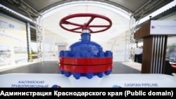 Проходящий через Россию Каспийский трубопровод является основным маршрутом транспортировки экспортируемой на западные рынки казахстанской нефти 
