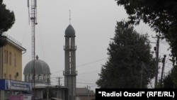 mam-hatib Abdulhaq Obidov's remarks at a funeral were reportedly seen as questioning the president's title.