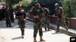 Речник губернатора Нангархару стверджує, що поліція та силовики спіймали 1 025 в’язнів, які намагалися втекти після нападу на в’язницю