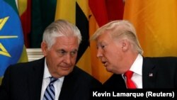 نشریه «فارن پالیسی» اواخر تیرماه از نارضایتی دونالد ترامپ (راست) از رکس تیلرسون در زمینه برجام خبر داده بود.