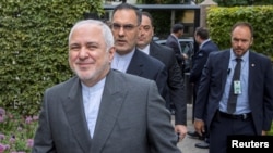 محمد جواد ظریف عصر یکشنبه از تهران به بیاریتز، محل اجلاس سران هفت کشور صنعتی، سفر کرد.