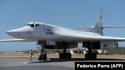 Վենեսուելա - Ռուսական Տու-160 գերձայնային ռմբակոծիչը Կարակասին մերձակա օդանավակայաններից մեկում, դեկտեմբեր, 2018թ․