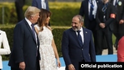 Президент США Дональд Трамп с супругой и премьер-министр Армении Никол Пашинян в Брюсселе, где проводился саммит НАТО, 11 июля 2018 г. 