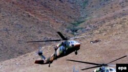 ارتش ترکيه در واکنش به حمله شورشیان کرد، به مواضع گروه پ کا کا در کوهستانهای شمال عراق حمله هوایی کرد.
عکس از EPA