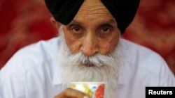 An Afghan Sikh man during a religious ceremony in Kabul (file photo)