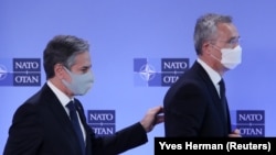 АКШнын мамлекеттик катчысы Энтони Блинкен жана НАТОнун баш катчысы Йенс Столтенберг.