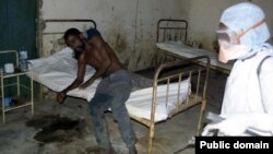 لیبریا در آفریقای غربی یکی از مبتلایان به ابولا