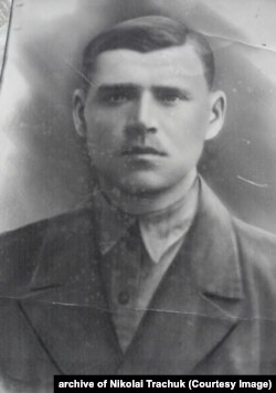 Михайло Молотай