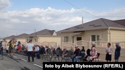 Баткендеги жаңы курулган үйлөр.