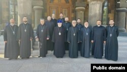 Ամենայն Հայոց Գարեգին Երկրորդ կաթողիկոսը Արագածոտնի թեմի հոգևորականների հետ, Մայր Աթոռ Սուրբ Էջմիածին, 16-ը հոկտեմբերի, 2025թ.