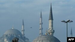 ترکيه، اتحاديه اروپا را به سردرگمی و بهانه جويی ناشی از عدم اراده سياسی متهم کرده است.