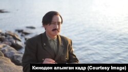 Эрлан Бекчоро Чокан Валихановдун ролунда.