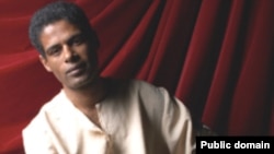 سعيد شنبه زاده مدت هاست که در فرانسه تحصيل و زندگی می کند.