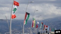  تصویری از پرچم‌های اعضای اتحادیه عرب در بیروت.