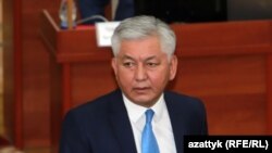 Коалиция жетекчиси Иса Өмүркулов.