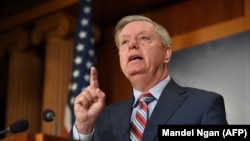 لیندسی گراهام می‌گوید که دونالد ترامپ باید طرح جایگزینی برای برجام ارائه می‌کرد
