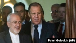 دیدار سرگئی لاوروف و محمدجواد ظریف اندکی پیش از نشست سه‌جانبه وزیران خارجه روسیه، ایران و ترکیه درباره آینده سوریه برگزار شد.