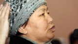 Уволенная сотрудница компании "Каражанбасмунай" Айнагуль Бекебаева. Актау, 24 декабря 2011 года.