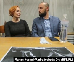 Одна з обвинувачуваних у справі, Юлія Кузьменко, в залі суду