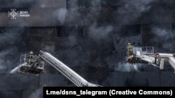 Рятувальники продовжують ліквідовувати пожежі та розбирати завали