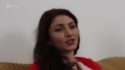 «Maneviy ceetten pek qıyın» – Elina Mamedova davası qapatılğan soñ (video)