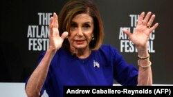 نانسی پلوسی از باسابقه‌ترین سیاستمداران آمریکا و از حامیان جو بایدن از جمله امضاکنندگان نامه است 