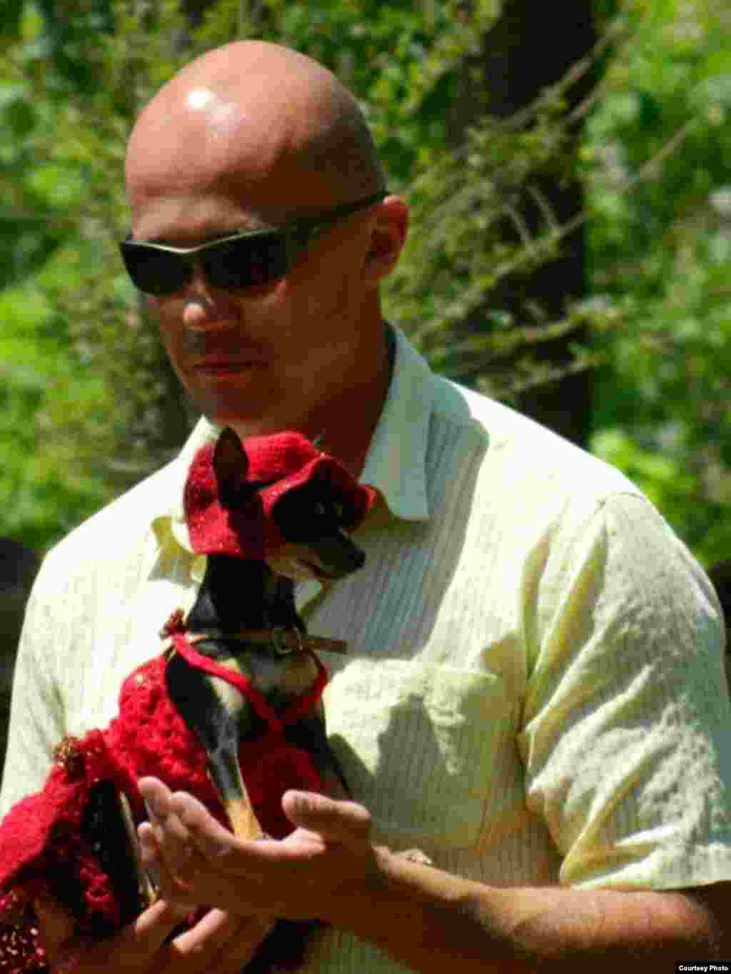 Благотворительная акция в защиту бездомных животных в Бишкеке