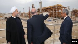 وزیر نفت و رئیس‌جمهوری ایران در عسلویه