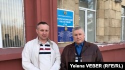 Многодетный отец Игорь Скурихин, представитель центра реабилитации (слева), и председатель «Духовного центра реабилитации наркоманов и алкоголиков» Юрий Морозов, 11 апреля 2019 года, Караганда.   