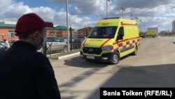 Машина скорой помощи в Нур-Султане, 15 апреля 2020 года. 
