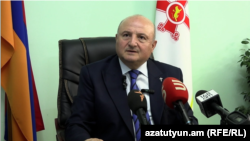 Գյումրիի քաղաքապետ Վարդան Ղուկասյանը ասուլիսի ժամանակ, արխիվ