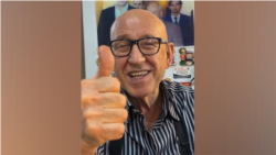 В Казахстане молодежь спасла бизнес 72-летнего донерщика из Шымкента